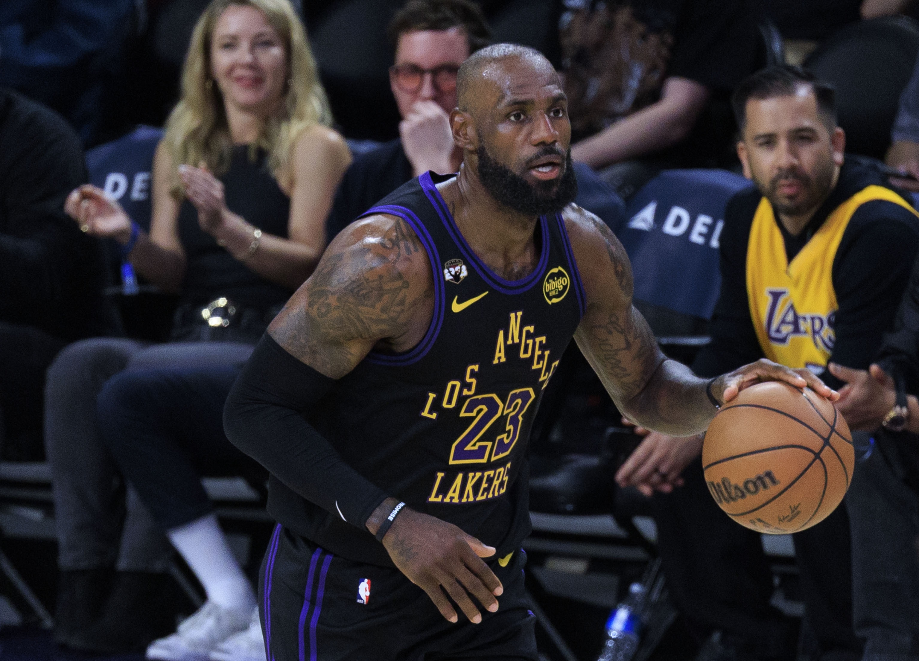 德隆：詹姆斯的球商高于所有人，控卫也不如他