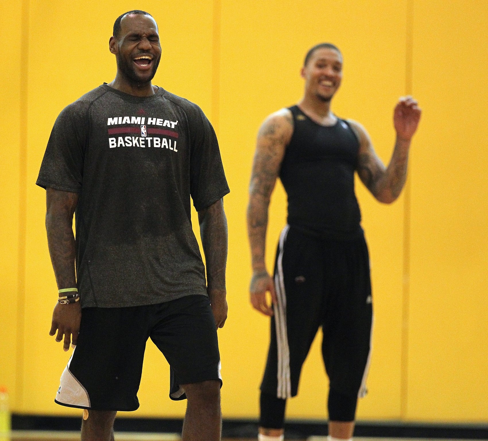 比斯利爆猛料：詹姆斯韦德雷阿伦曾当面不尊重我，我该扇他们耳光