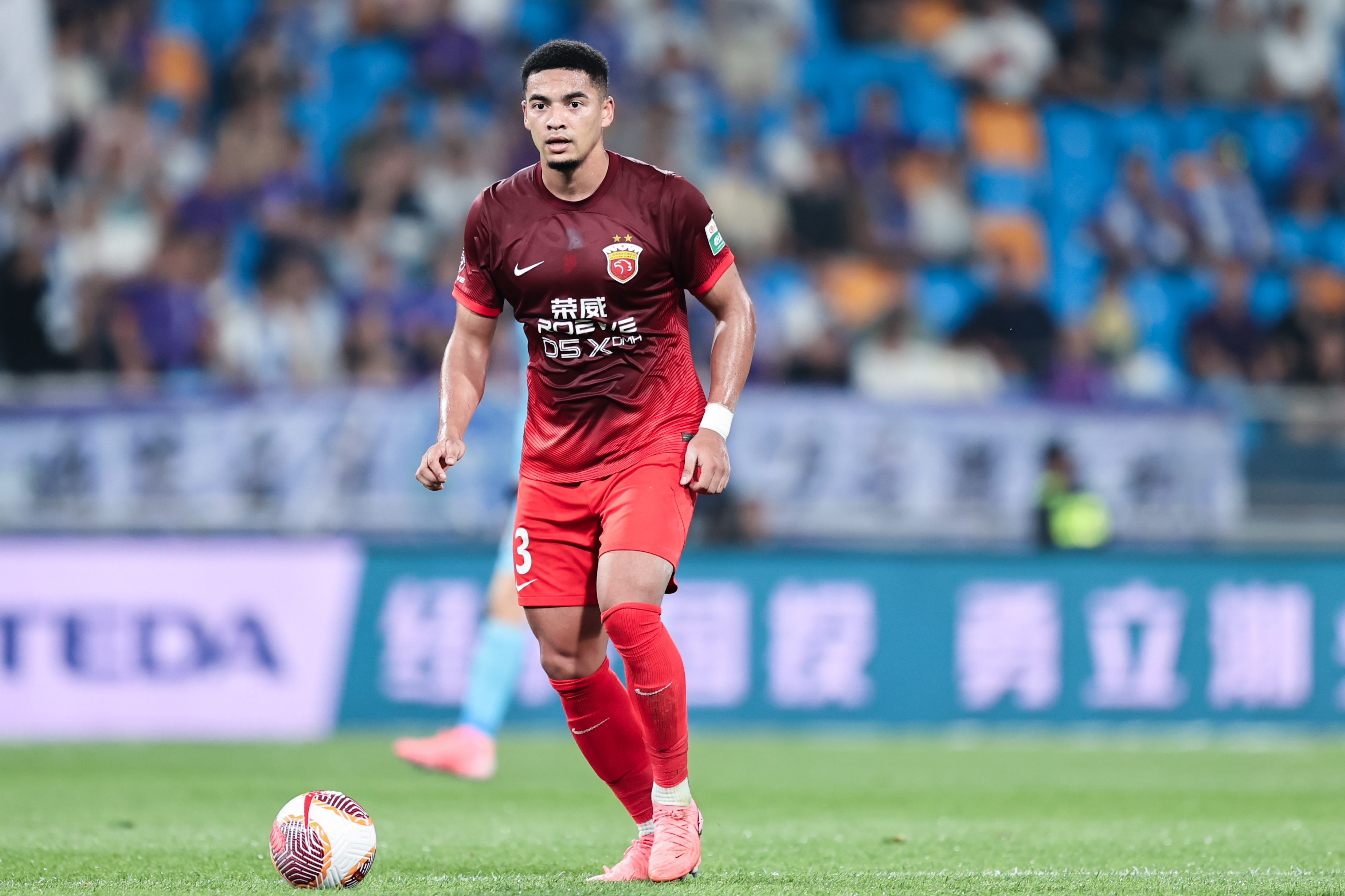 蒋光太时隔154天复出 海港4-0横扫三镇终结21天不胜