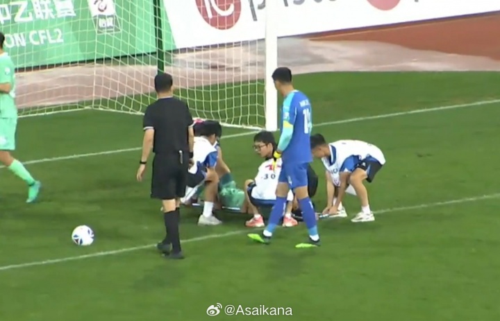 职业联赛单日三起脑震荡换人：中甲1中乙2，迪力依米提一度昏迷