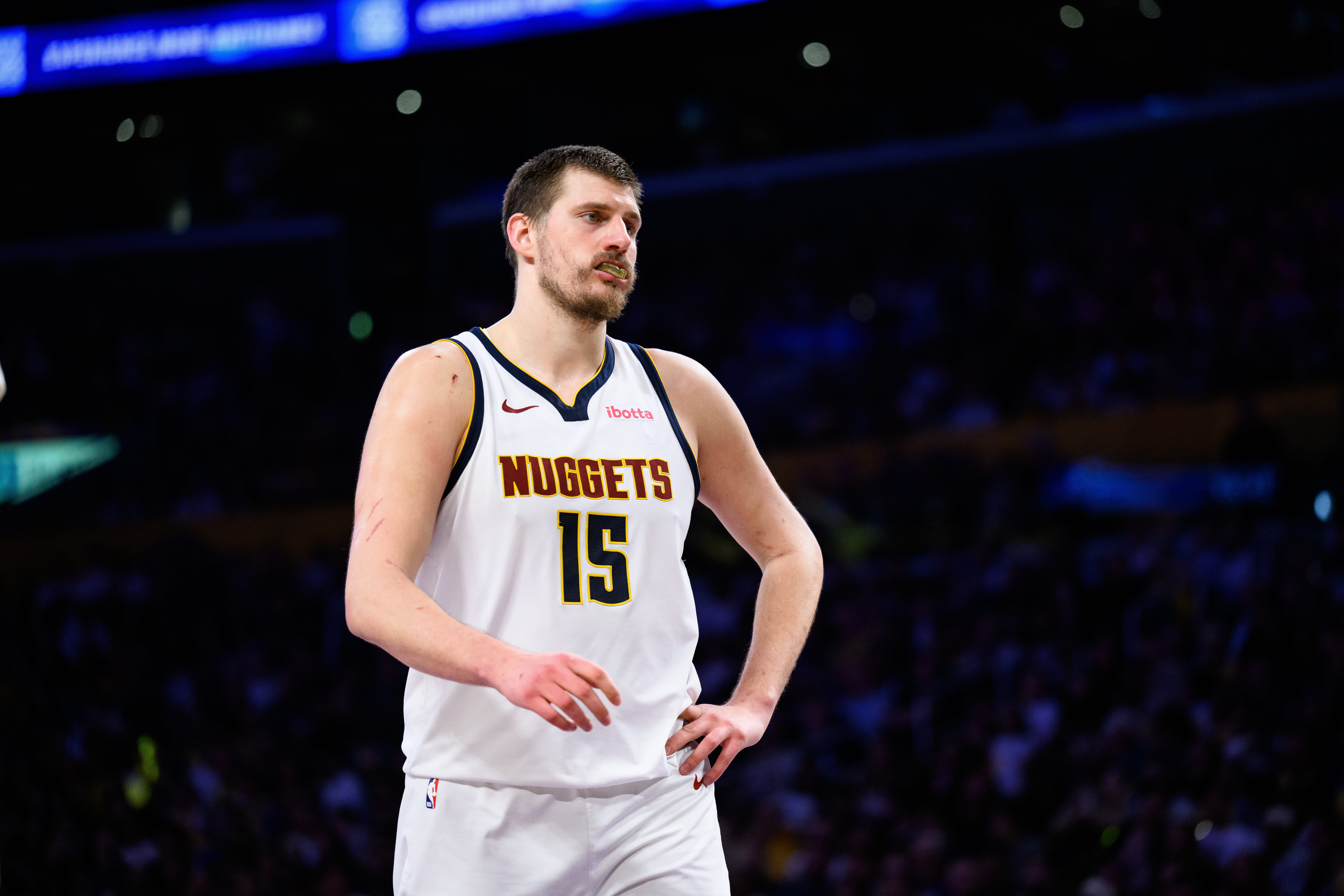 约基奇第20次季后赛20+三双，历史第二人，距詹姆斯仅差6次