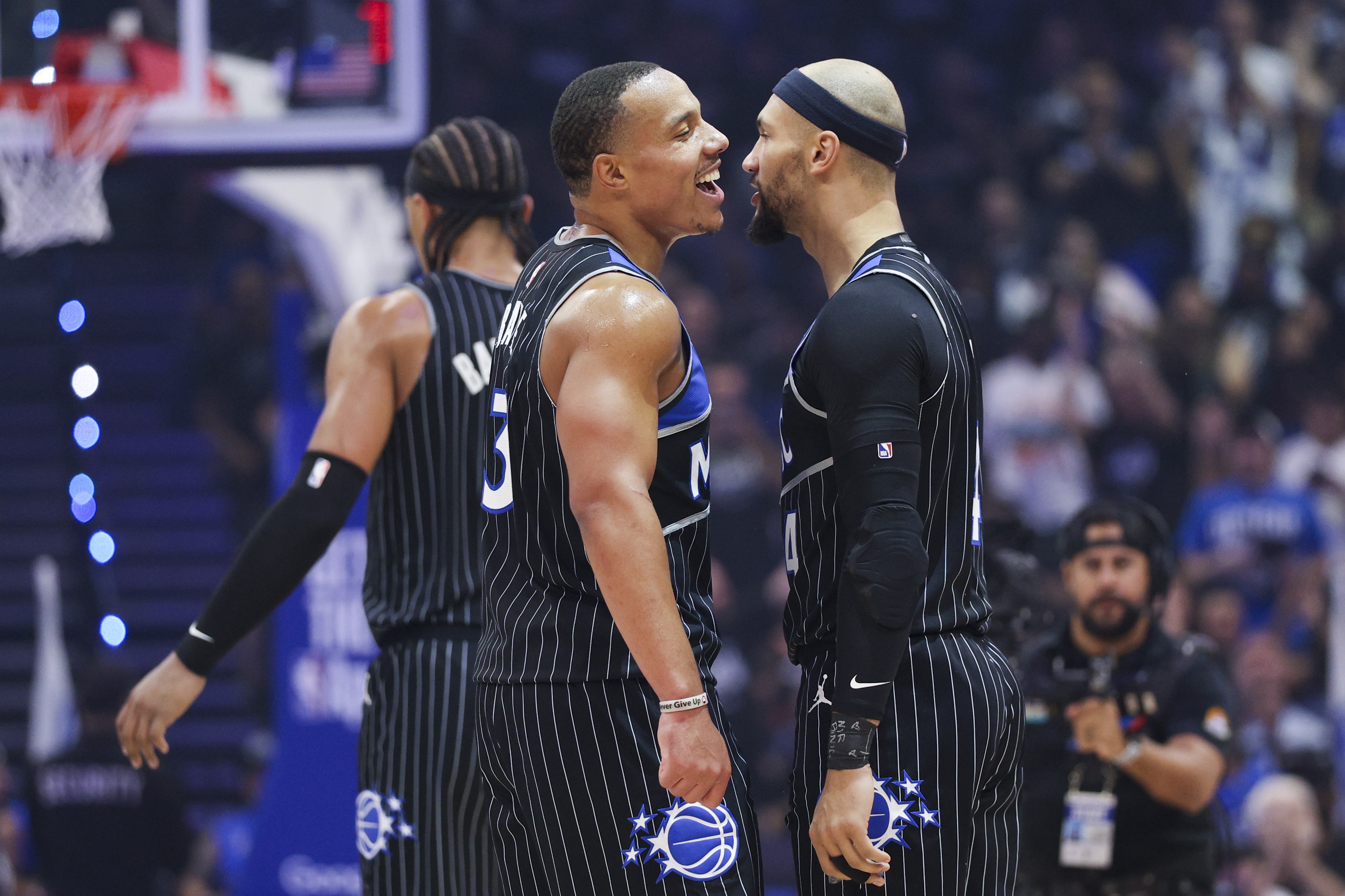 魔术3-1夺赛点，历史黑八奇迹回顾：穆大叔抱球、罗斯重伤、巴特勒封神