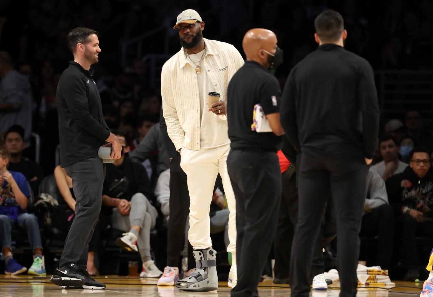 詹姆斯亲承2021年脚踝受伤后从未痊愈：那之后再未恢复如初