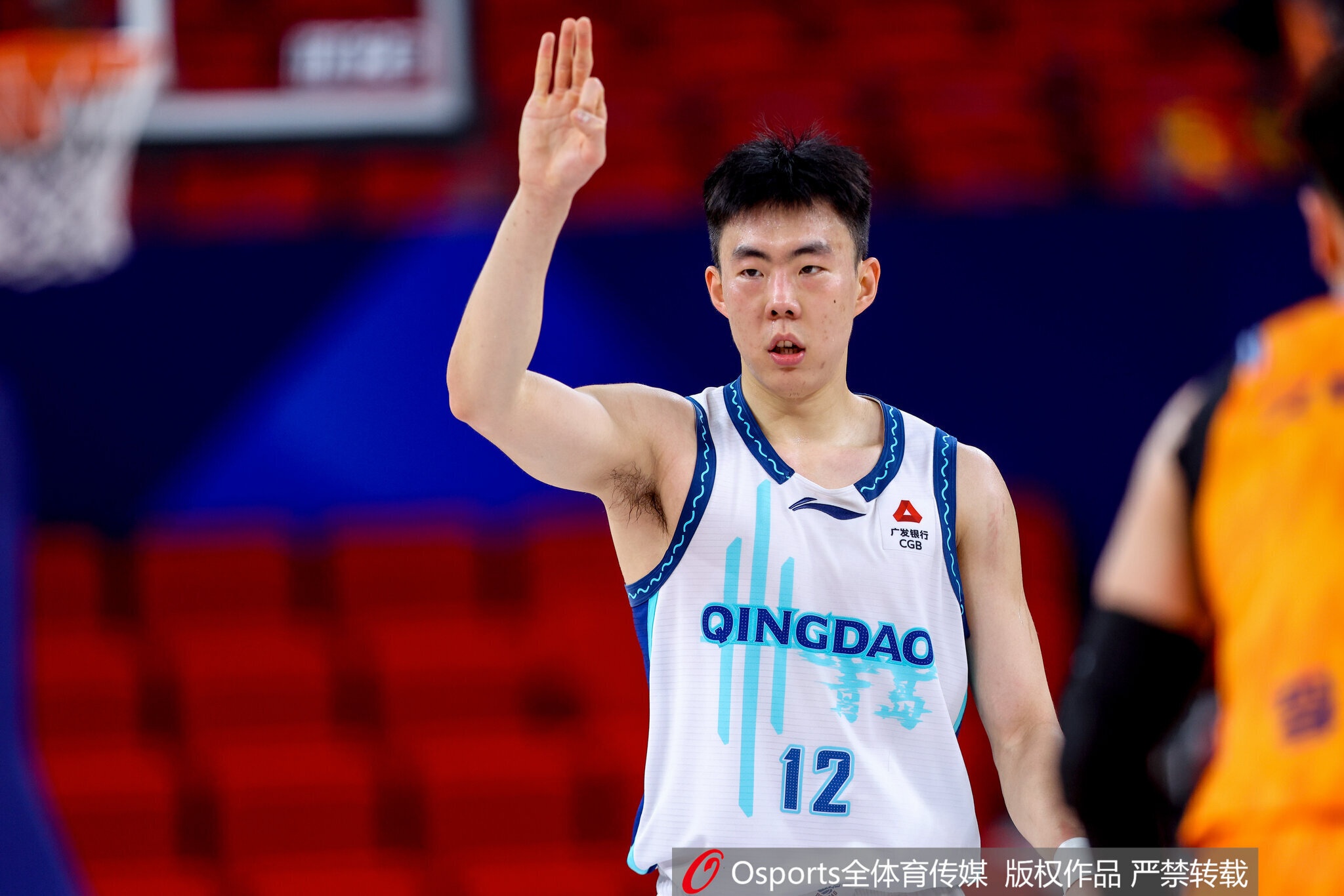 青岛0-2出局：杨瀚森离队重构体系，常规赛第7拼至终刻