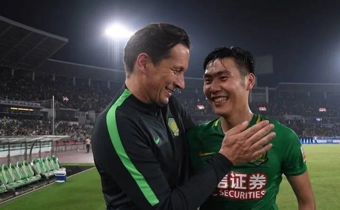 雷腾龙免费精英青训模式：两年周期不收费，目标全国顶尖