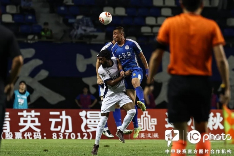 冯刚任意球破门,梅州客家1-0险胜石家庄功夫止连败颓势 冯刚任意球破门,梅州客家1-0险胜石家庄功夫止连败颓势